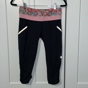 Lululemon capris with side pockets and drawstring size 6